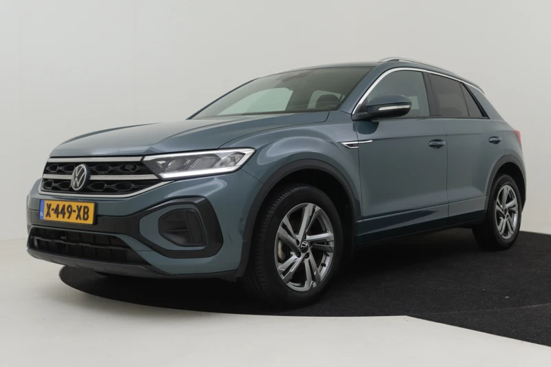 Volkswagen T-Roc 1.5 TSI R-Line 150pk DSG/AUT | Adaptief cruise control | Navigatie | Trekhaak 1500kg | App connect | Camera achter | Park assist