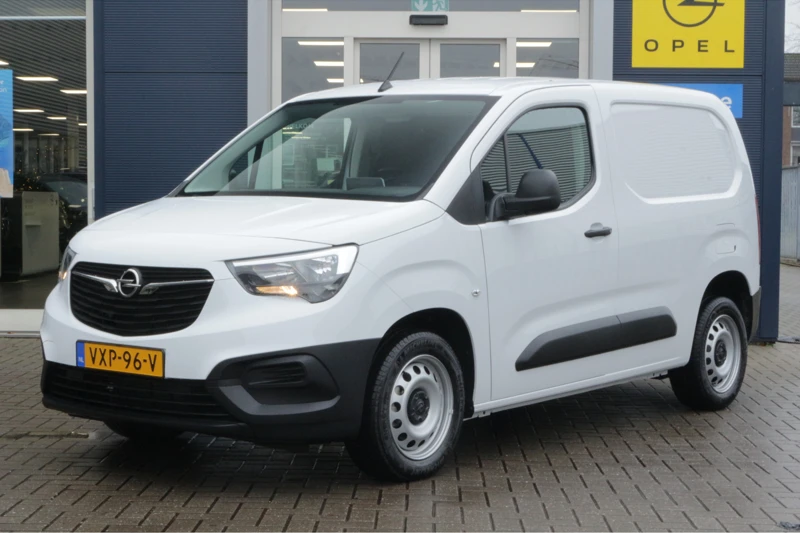 Opel Combo 1.5D L1H1 Standaard | DEMO | Navigatie | Parkeersensoren Achter | Schuifdeur Rechts | Tussenschot Volledig |