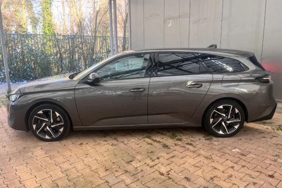 Peugeot 308 SW 1.6 HYbrid 180 Allure Pack | Camera | Trekhaak | Leder\Stof | Keyless | Carplay | Getint glas |