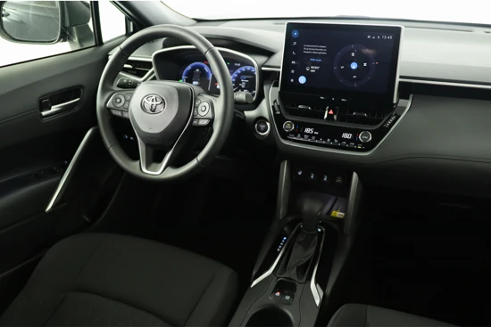 Toyota Corolla Cross Hybrid 140 Dynamic | LED | Clima | Stoel/Stuur Verwarming | Camera | Keyless | Cruise Adaptive | Navi By App | 18'' Lichtmetalen