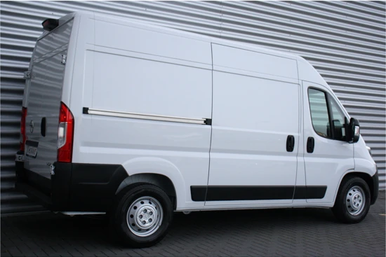 Opel Movano-e 37KWH L2H2 3.5T EDITION / NAVI / AIRCO / LED / PDC / CAMERA / BLUETOOTH / CRUISECONTROL / DIRECT LEVERBAAR / €19.000,- VOORDEEL