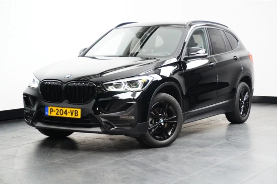 BMW X1 sDrive18i High Executive Edition Automaat | Wegkl. Trekhaak | Navigatie | Stoelverwarming | Navigatie | Comfortstoelen | Parkeer