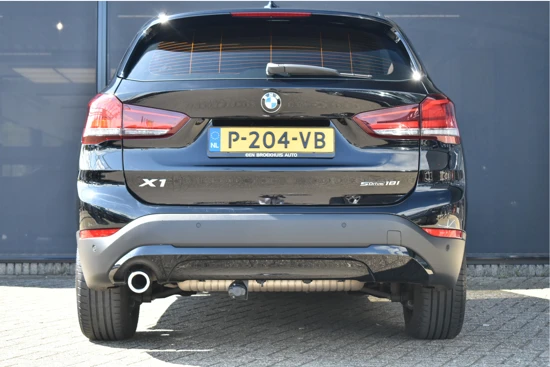 BMW X1 sDrive18i High Executive Edition Automaat | Afn. Trekhaak | Navigatie | Stoelverwarming | Navigatie | Comfortstoelen | Parkeerse