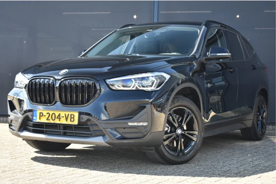 BMW X1 sDrive18i High Executive Edition Automaat | Afn. Trekhaak | Navigatie | Stoelverwarming | Navigatie | Comfortstoelen | Parkeerse