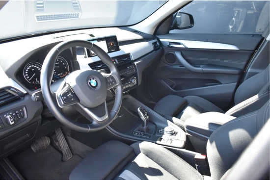 BMW X1 sDrive18i High Executive Edition Automaat | Afn. Trekhaak | Navigatie | Stoelverwarming | Elektr. Achterklep | Comfortstoelen |