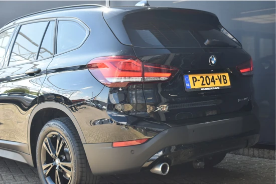 BMW X1 sDrive18i High Executive Edition Automaat | Afn. Trekhaak | Navigatie | Stoelverwarming | Navigatie | Comfortstoelen | Parkeerse