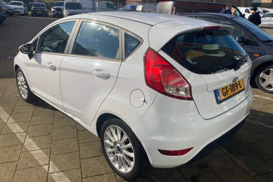 Ford Fiesta 1.0 Style / Voorruitverwarming | Cruise Control | Lichtmetalen Velgen | Navigatie