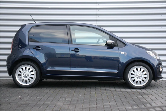 Volkswagen up! 1.0 60PK 5-DRS HIGH UP! / NAVI / AIRCO / PDC / 16" LMV / BLUETOOTH / CRUISECONTROL / NIEUWSTAAT !!