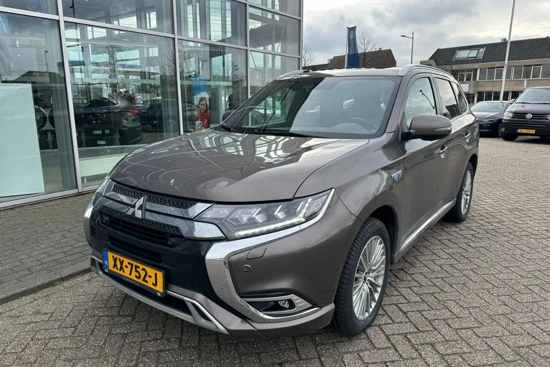 Mitsubishi Outlander 2.4PHEV INSTYLE | VOL! | PANO DAK | LEER | 360 CAMERA | ADAPTIVE CRUISE | STOEVERWARMING | ORIGINEEL NL! | DEALER OH |