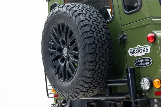 Land Rover Defender 2.2 D SW 110" XTech