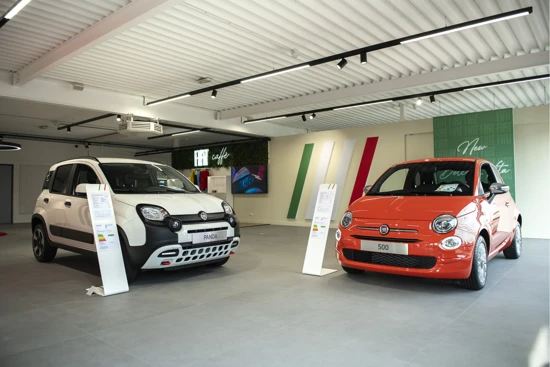 Fiat 500 1.2 Lounge | Navigatie | Airco | Cruise Control | Panorama dak | 15"LMV | Bluetooth Telefoonverbinding !!