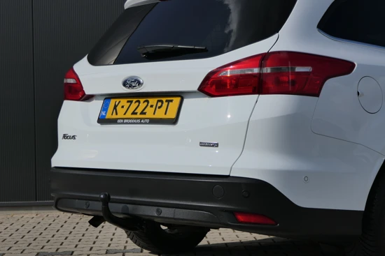 Ford Focus Wagon 1.0 Titanium | Xenon | Trekhaak | BLIS | Stoelverwarming | Verwarmde Voorruit