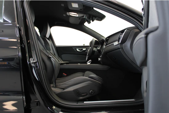 Volvo V60 B4 200PK Plus Dark | BLIS | Sportstoelen | Camera | Pilot Assist | Memory stoelen | Achterb verwarming