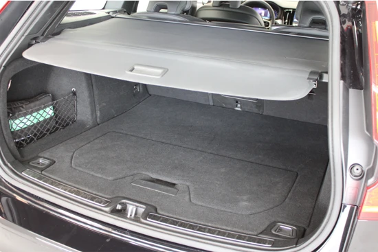 Volvo V60 B4 200PK Plus Dark | BLIS | Sportstoelen | Camera | Pilot Assist | Memory stoelen | Achterb verwarming