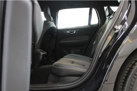 Volvo V60 B4 200PK Plus Dark | BLIS | Sportstoelen | Camera | Pilot Assist | Memory stoelen | Achterb verwarming