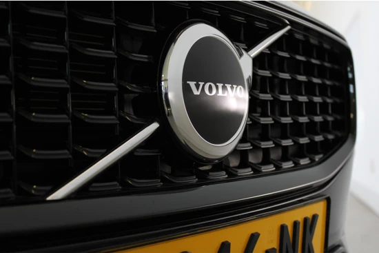 Volvo V60 B4 200PK Plus Dark | BLIS | Sportstoelen | Camera | Pilot Assist | Memory stoelen | Achterb verwarming