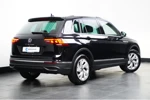 Volkswagen Tiguan 1.5 TSI 150PK Life + | TREKHAAK | CAMERA | NAVI BY APP | STUUR + STOELVERW.