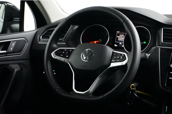 Volkswagen Tiguan 1.5 TSI 150PK Life + | TREKHAAK | CAMERA | NAVI BY APP | STUUR + STOELVERW.