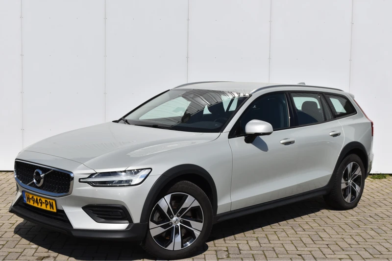 Volvo V60 Cross Country T5 AWD Inscription #Leder #Intellisafe #VolvoSelekt! #BirchLightMetallic