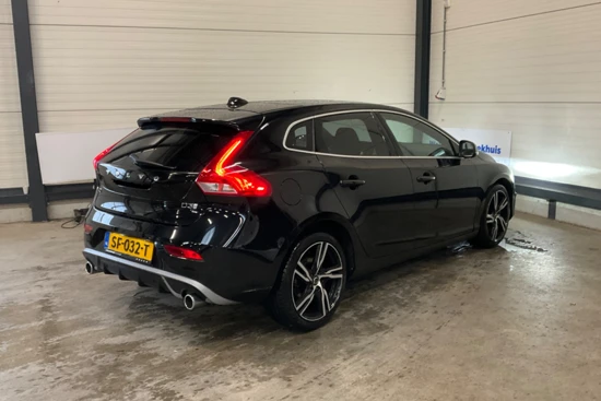 Volvo V40 2.0 D3 Business Sport Aut.6 | Luxury Line | Scandinavian Line | Pano | Leder & St. verwarming |