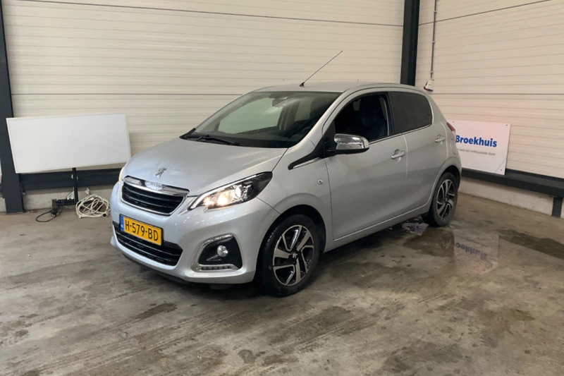 Peugeot 108 1.0 e-VTi Allure | Climate C. | Cruise C. | Privacy Glass | 15" LMV | Elec. ramen |