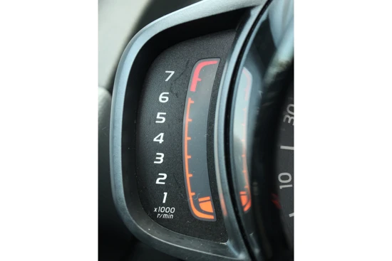 Peugeot 108 1.0 e-VTi Allure TOP! | Climate C. | Cruise C. | Privacy Glass | 15" LMV |