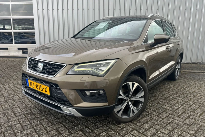 SEAT Ateca 1.4 EcoTSI 150PK Xcellence | Adaptieve Cruise Control | Panoramadak | App-Connect | Achteruitrijcamera | Trekhaak | Voorstoelen