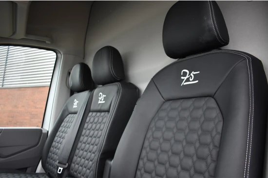 Volkswagen Crafter 35 2.0 TDI L3H3 Exclusive | Interieur Pakket: V. 75 Edition