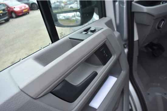 Volkswagen Crafter 35 2.0 TDI L3H3 Exclusive | Interieur Pakket: V. 75 Edition