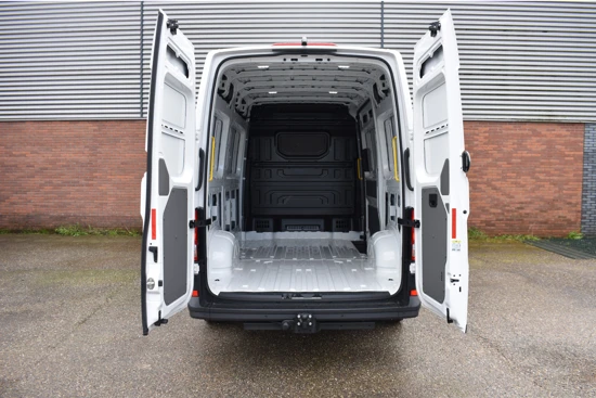 Volkswagen Crafter 30 2.0 TDI 140 pk Automaat L3H3 Exclusive | Interieur Pakket: V. 75 Edition