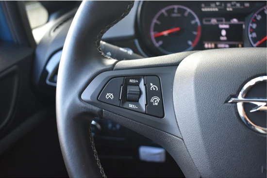 Opel Corsa 1.4 Online Edition Automaat | Afn. Trekhaak | Navigatie | Comfortstoelen | AllSeason | Dealeronderhouden | Parkeersensoren | Arm