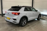 Volkswagen T-Roc 1.5 TSI Sport Business R 150pk Automaat | Trekhaak | Stoelverwarming | Adaptive Cruise | Sfeerverlichting | Achteruitrijcamera |