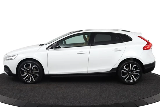 Volvo V40 CROSS COUNTRY T3 Nordic+ | Adaptieve cruise control incl. BLIS | Parkassist camera | Stoelverwarming | Keyless entry |