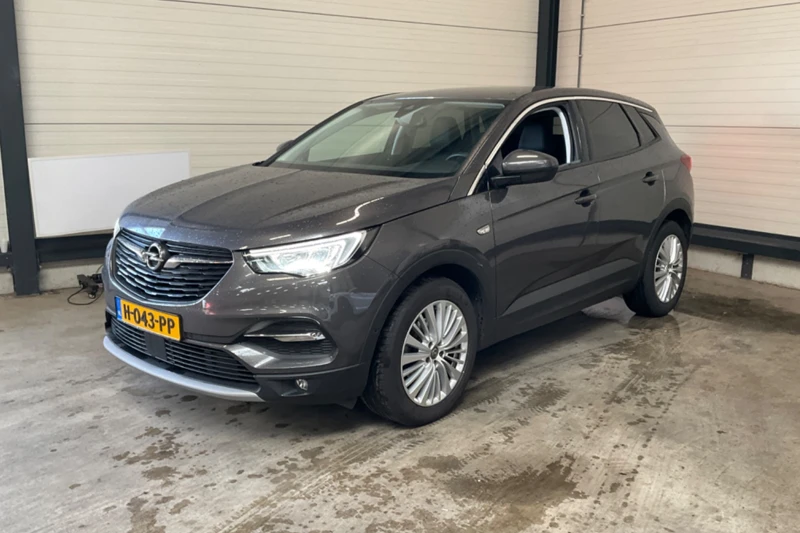 Opel Grandland X 1.2 Turbo Innovation 130pk | Navigatie | Elektr. Achterklep | AGR-Comfortstoelen | Keyless-Entry | Full-LED | Achteruitrijcamera