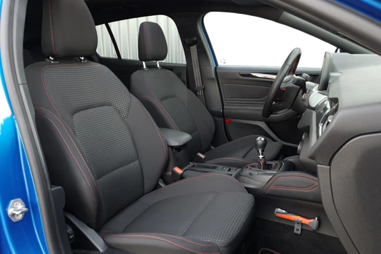 Ford Focus Wagon 1.0 125PK Hybrid ST Line X | Panoramadak | 18 Inch | AGR | Camera | Winterpack | Navigatie |