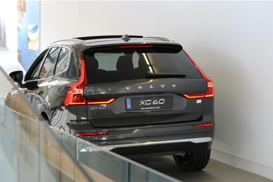 Volvo XC60 T6 350PK AWD Plus Bright | Trekhaak | Nappa | Stoelkoeling | 360° View | Adapt Led