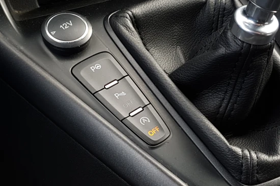Ford Focus 1.0 125PK ST-Line | Cruise Control | Navigatie | Parkeensensoren V+A | 18 inch |
