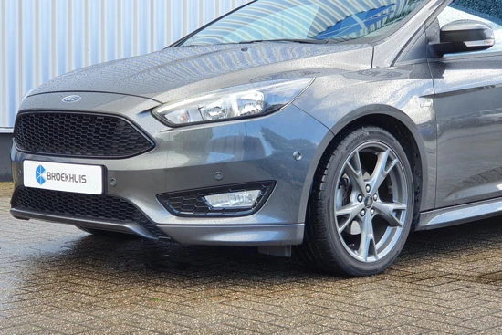 Ford Focus 1.0 125PK ST-Line | Cruise Control | Navigatie | Parkeensensoren V+A | 18 inch |