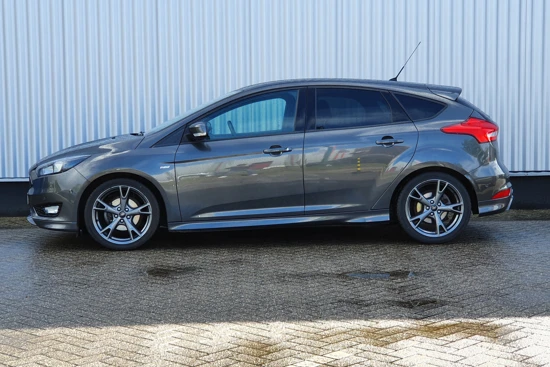 Ford Focus 1.0 125PK ST-Line | Cruise Control | Navigatie | Parkeensensoren V+A | 18 inch |