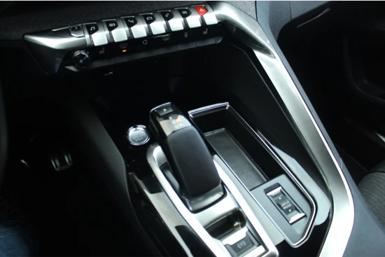 Peugeot 3008 1.6 HYbrid4 300 GT | Adaptive Cruise C. | Navi | Elektrische kofferklep | Trekhaak | 360 CAM | Carplay