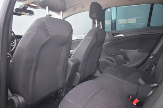 Opel Astra Sports Tourer 1.0 Turbo 120 Jaar Edition+ | Navigatie | Climate Control | Parkeersensoren | Cruise Control | Bluetooth | Apple C