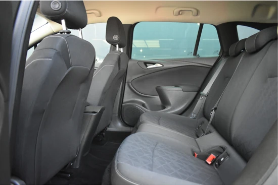 Opel Astra Sports Tourer 1.0 Turbo 120 Jaar Edition+ | Navigatie | AllSeason | Climate Control | Parkeersensoren v/a | Cruise Control | App