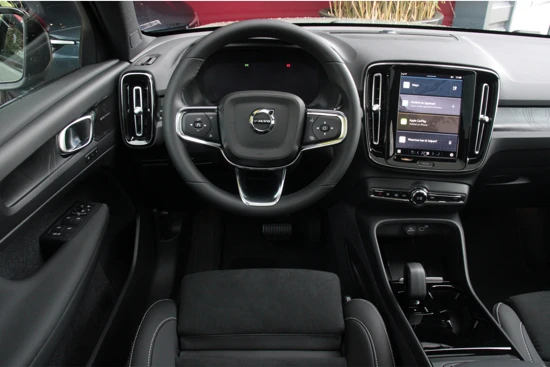 Volvo C40 Single Motor Extended Range Ultimate 82 kWh | Adaptive Cruise | Panoramadak | 360 Camera | Harman/Kardon | 20" Velgen