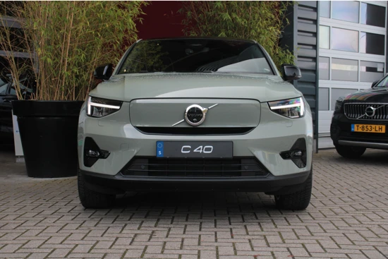 Volvo C40 Single Motor Extended Range Ultimate 82 kWh | Adaptive Cruise | Panoramadak | 360 Camera | Harman/Kardon | 20" Velgen