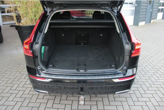 Volvo XC60 T8 Twin Engine AWD Inscription | Luchtvering | Trekhaak | Camera | Schuifdak | Stoelventilatie | Head-up display