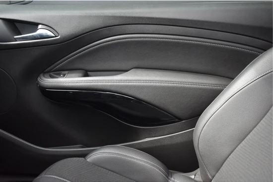 Opel ADAM 1.0 Turbo Rocks Favourite | Schuif-/Kanteldak | Navigatie by App | Stuur/Stoelverwarming | Climate Control | Parkeersensoren | 1