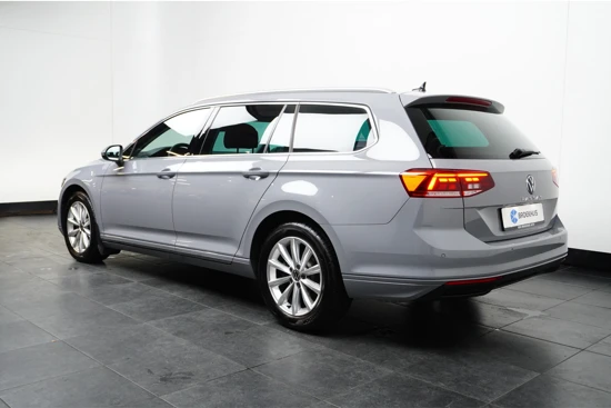 Volkswagen Passat 1.5 TSI 150PK DSG-7 Comfortline | TREKHAAK | NAVIGATIE | CAMERA | AUTO A. KLEP