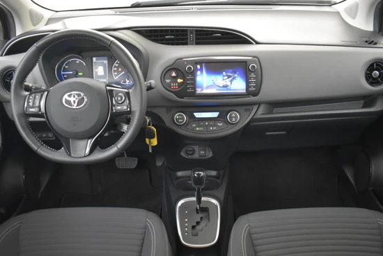 Toyota Yaris 1.5 Hybrid 74PK Active | Achteruitrijcamera | Cruise Control | Automatische Airco | Bluetooth | Afneembare Trekhaak