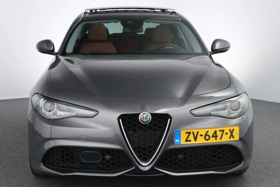 Alfa Romeo Giulia 2.0 T AWD Veloce