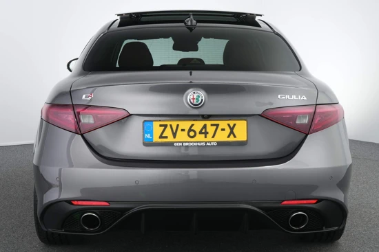 Alfa Romeo Giulia 2.0 T AWD Veloce